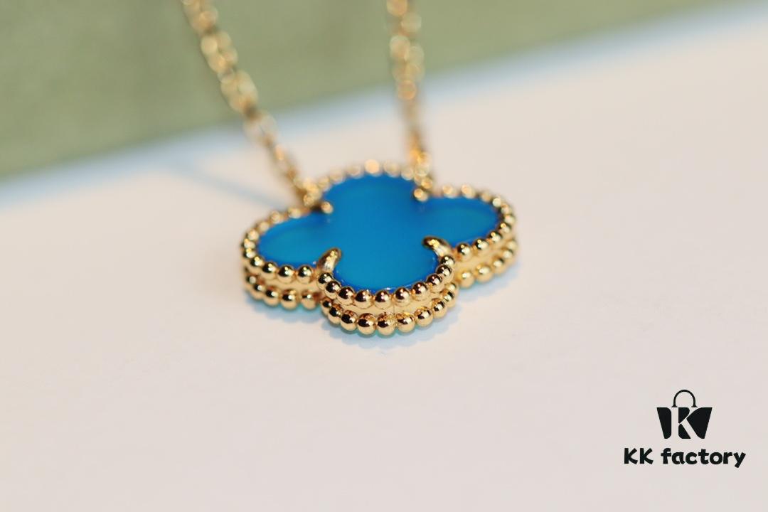 Don't Speak, Shh... 🤫 Take a Look at Our VCA Necklace with Blue Chalcedony ❤️