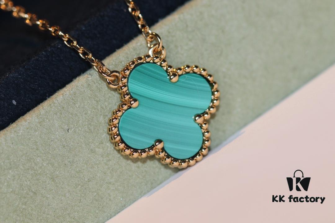 VCA Single Flower Malachite Arrives ❤️