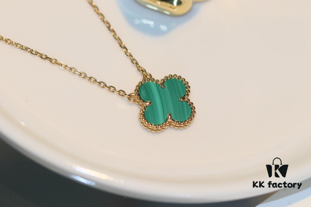 VCA Single Flower Malachite Arrives ❤️