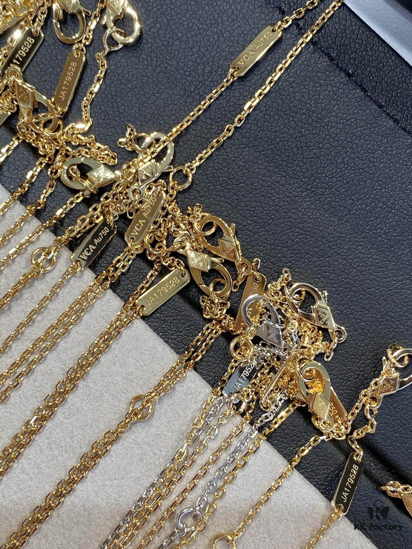 Clover Necklace in Assorted Colors