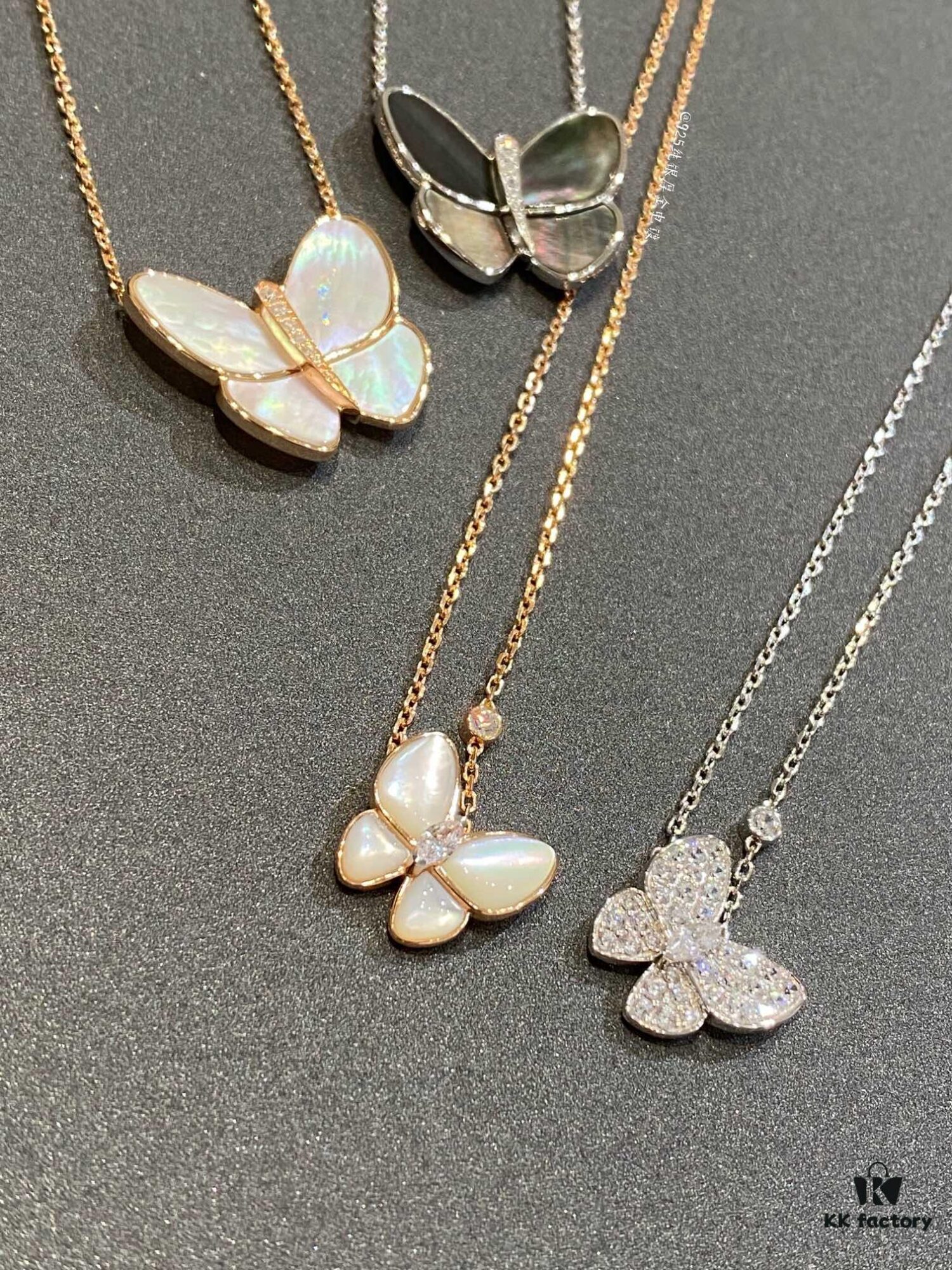 692fc15499f2d84055c8833a Vca Luxury Pendant, In Stock, Jewelry Craftsmanship