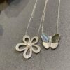 692fc15699f2d84055c8833d Vca Luxury Pendant, In Stock, Jewelry Craftsmanship