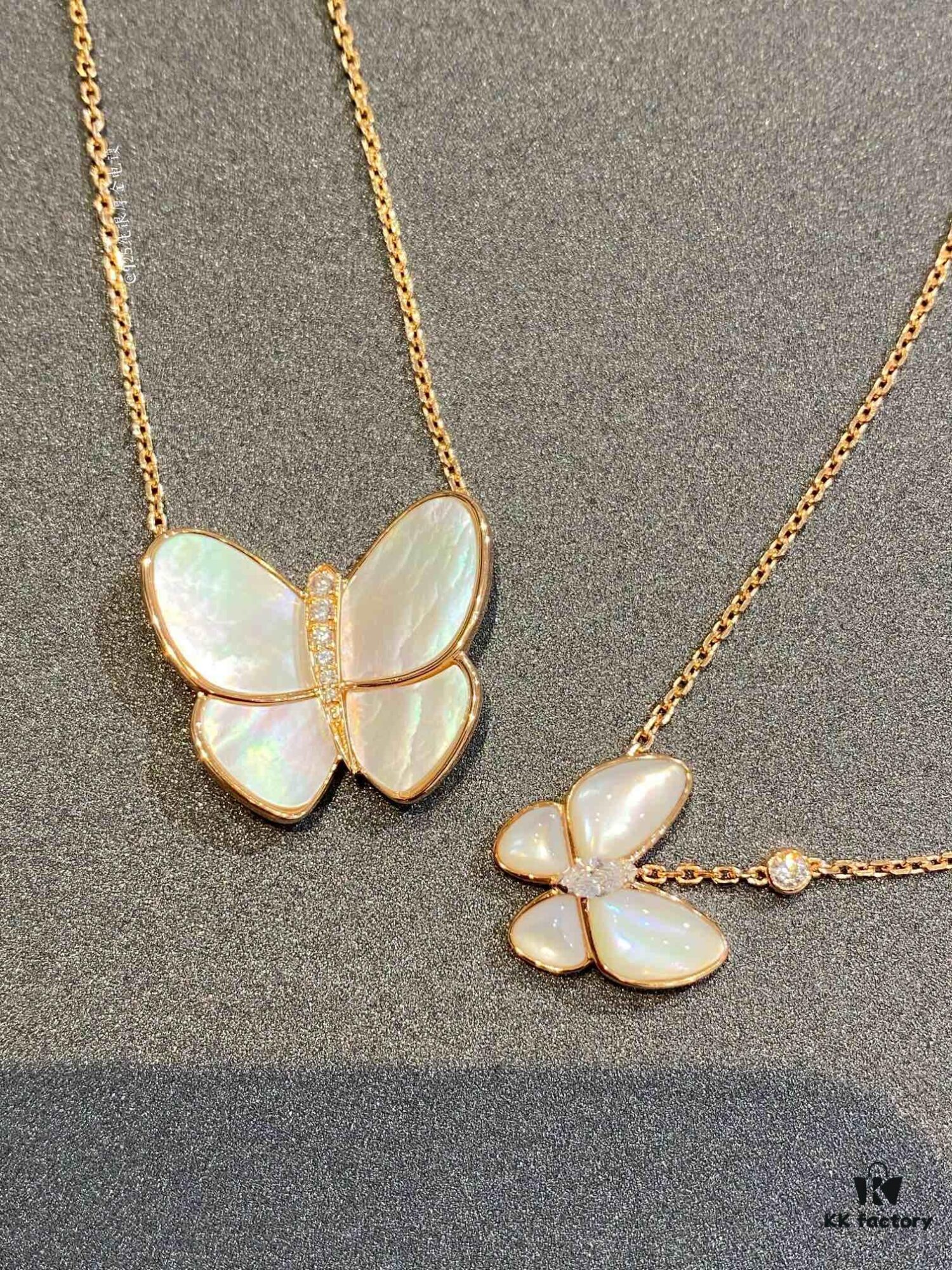 692fc15799f2d84055c8833f Vca Luxury Pendant, In Stock, Jewelry Craftsmanship