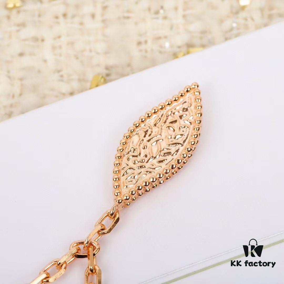 692fc1af99f2d84055c883b8 Top-tier VCA-style Ladybug Bracelet Z+, Genuine Jewelry-Grade ZP, Customizable in Real Gold and Diamonds, Only Authentic ZP Real Gold Version, Superior to All Other Gold Products on Market! Lucky Spring Collection Features Ladybugs and Floral Motifs, Celebrating Van Cleef & Arpels' Beloved Theme of Spring Rebirth
