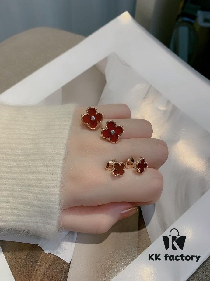 VCA❤️ Stud Earrings, Which One Do You Like?