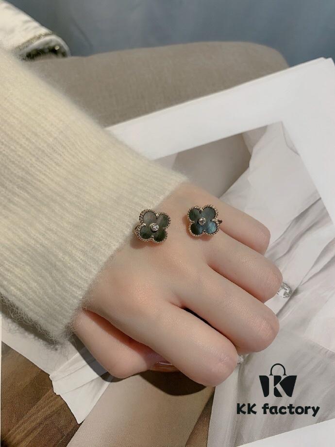 VCA❤️ Stud Earrings, Which One Do You Like?