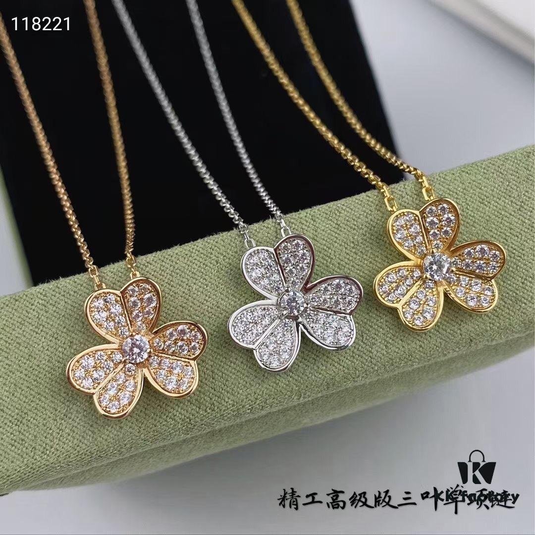 692fc23599f2d84055c8847e 925 VCA Clove Necklace, Breaking the Classic VCA Four-Leaf Clover Design, Full Diamond Style Particularly Flattering and Versatile