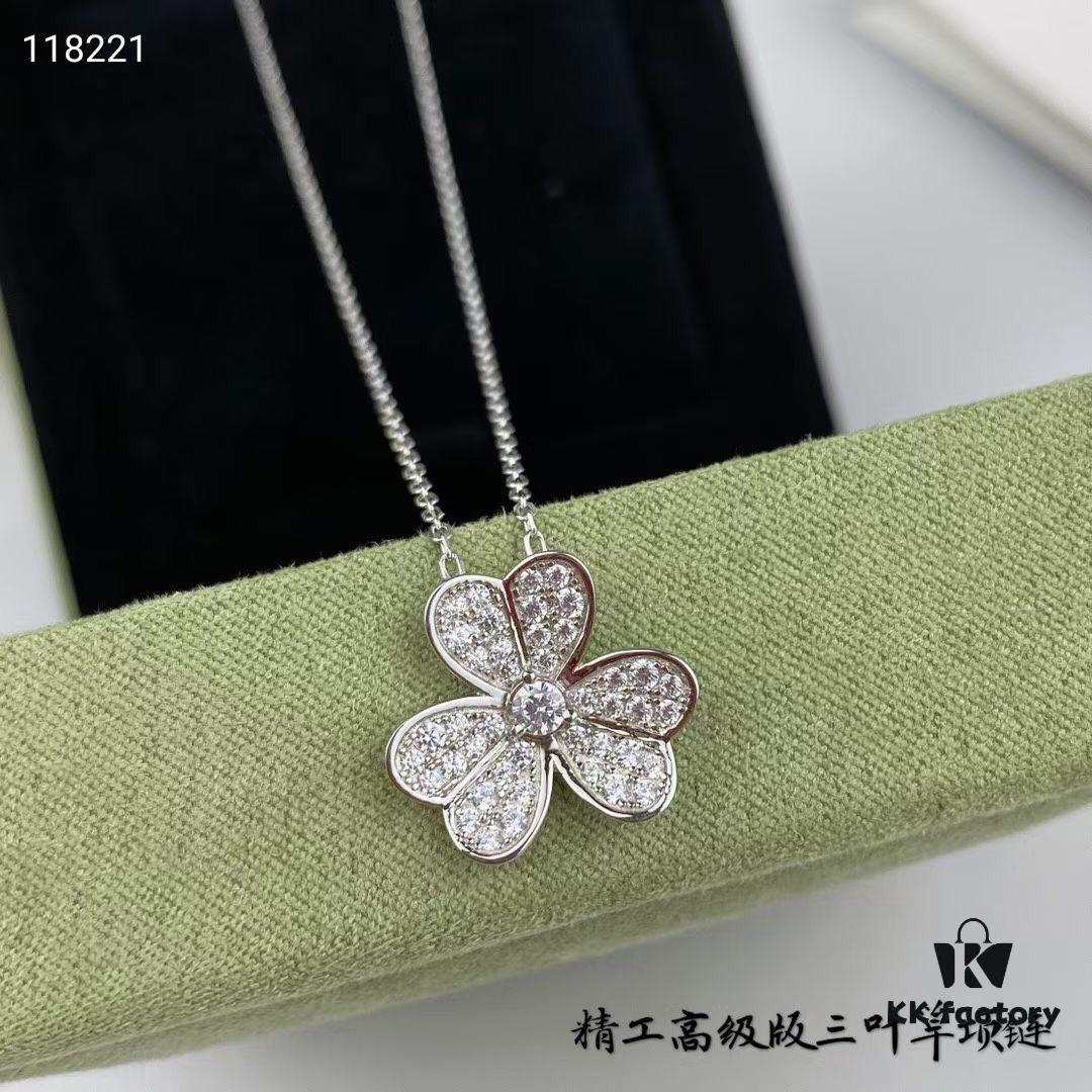 692fc23699f2d84055c88481 925 VCA Clove Necklace, Breaking the Classic VCA Four-Leaf Clover Design, Full Diamond Style Particularly Flattering and Versatile