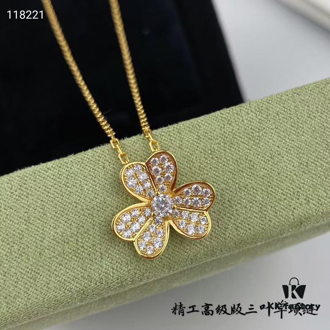 692fc23799f2d84055c88482 925 VCA Clove Necklace, Breaking the Classic VCA Four-Leaf Clover Design, Full Diamond Style Particularly Flattering and Versatile