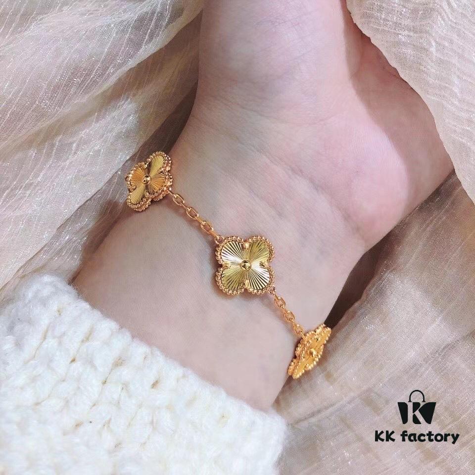 VCA Wearing Image, Classic Alhambra Five-Petal Bracelet