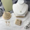 VCA Four-Leaf Clover Lucky Set