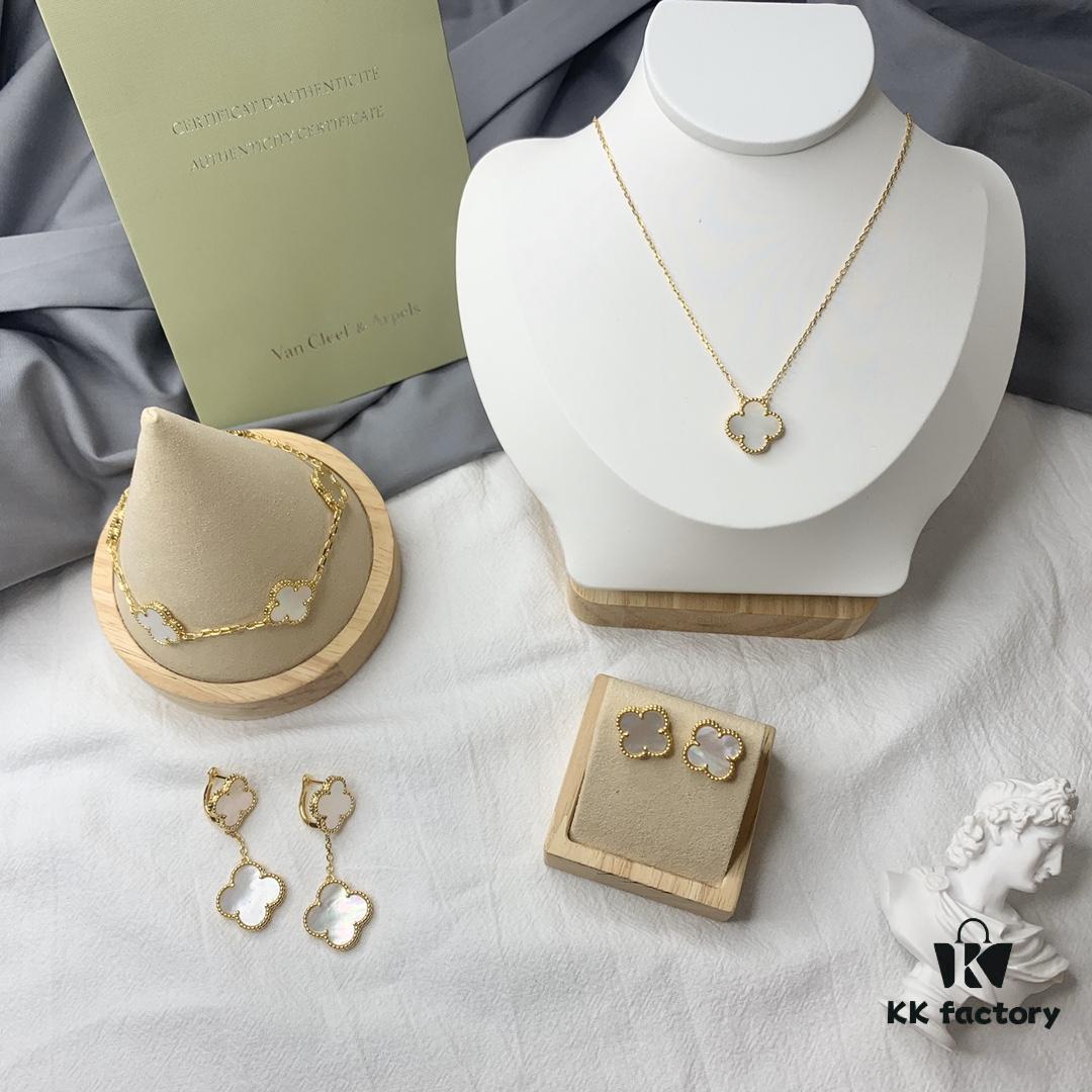 VCA Four-Leaf Clover Lucky Set