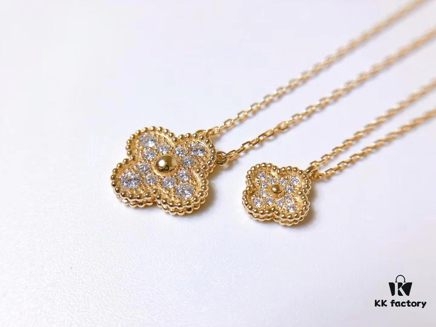 Clover Necklace
