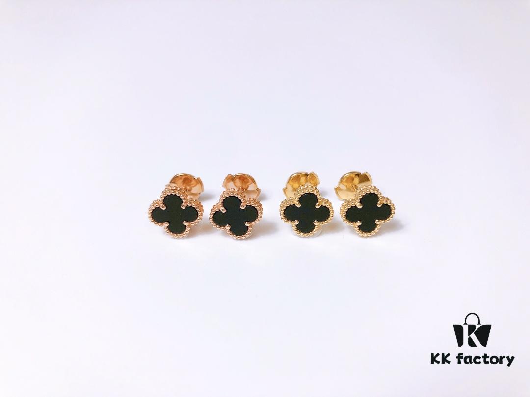 Small Clover Stud Earrings 🍀 In Stock