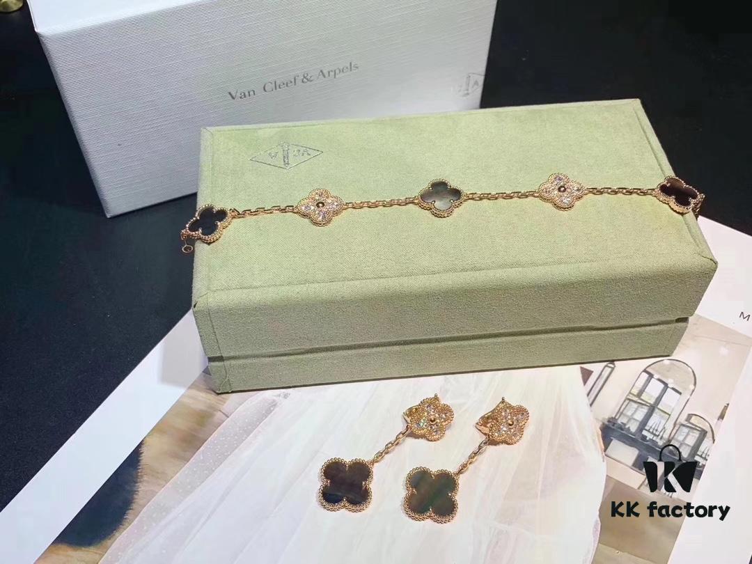 Van Cleef & Arpels VCA Set, Wear as a Complete Set to Instantly Enhance Your Elegance