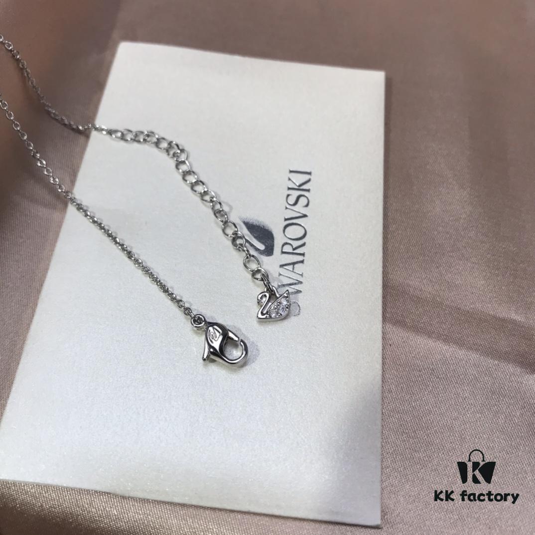 692fc2ed99f2d84055c8859e Exclusive Swarovski Valentine's Day New Arrival, Clover Dancing Bear 🐻