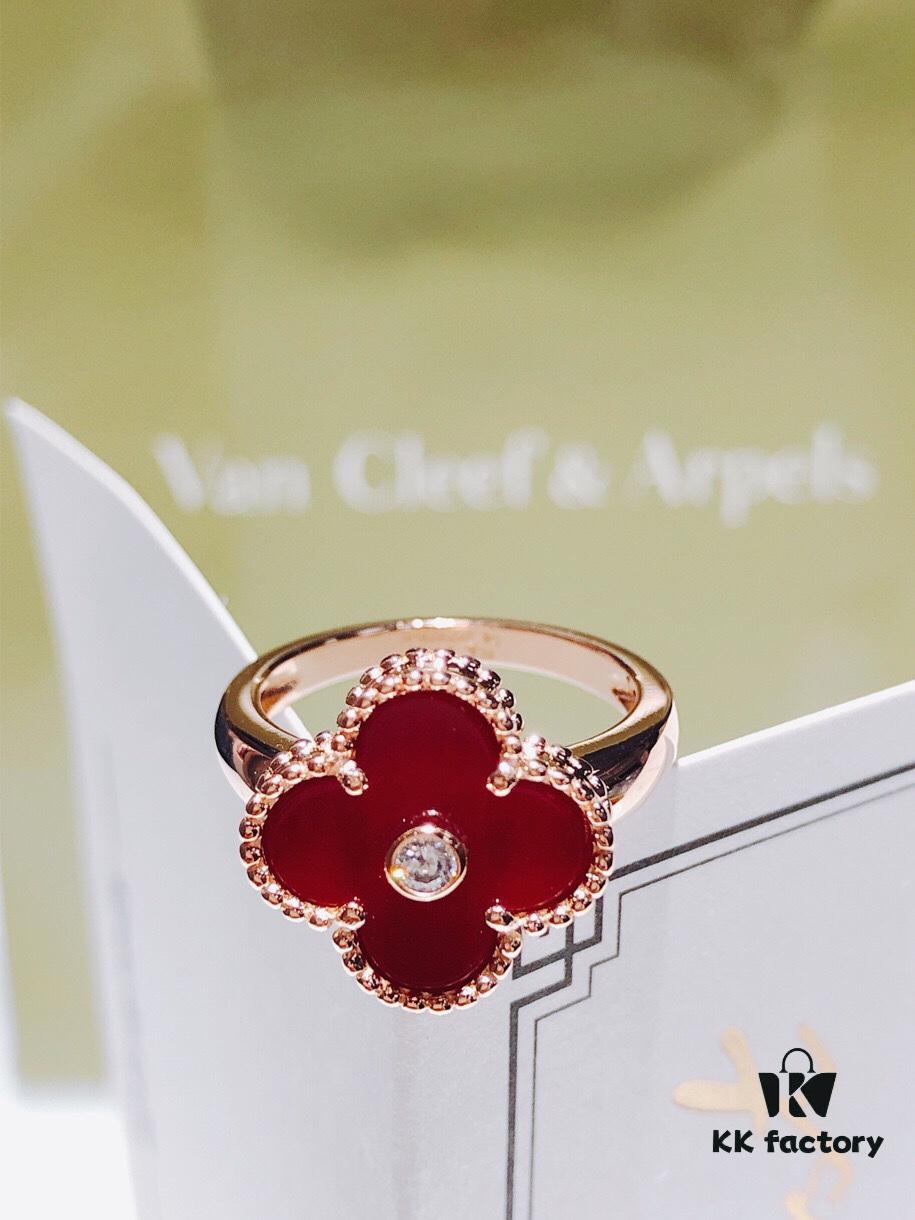 692fc2fb99f2d84055c885b8 VCA Alhambra Clover Ring