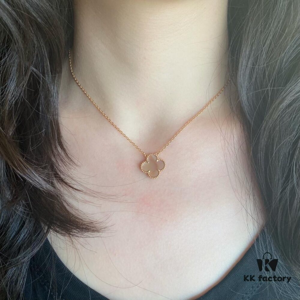 692fc3a199f2d84055c886ad Chunky Chain with CNC Buckle, V Gold Plated Mi Gold, VCA Clover Natural Pink Shell Necklace