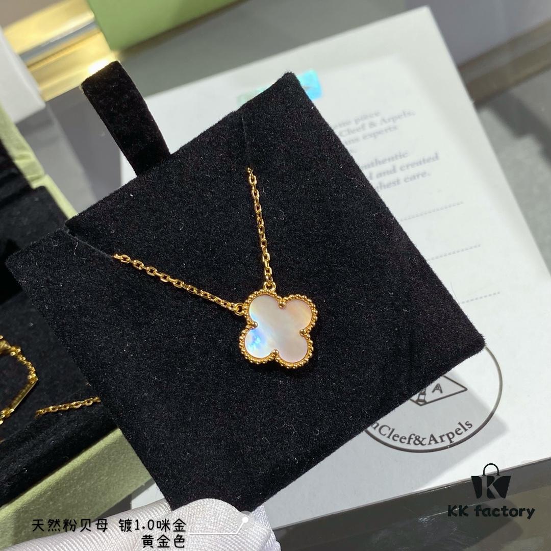 Chunky Chain with CNC Buckle, V Gold Plated Mi Gold, VCA Clover Natural Pink Shell Necklace