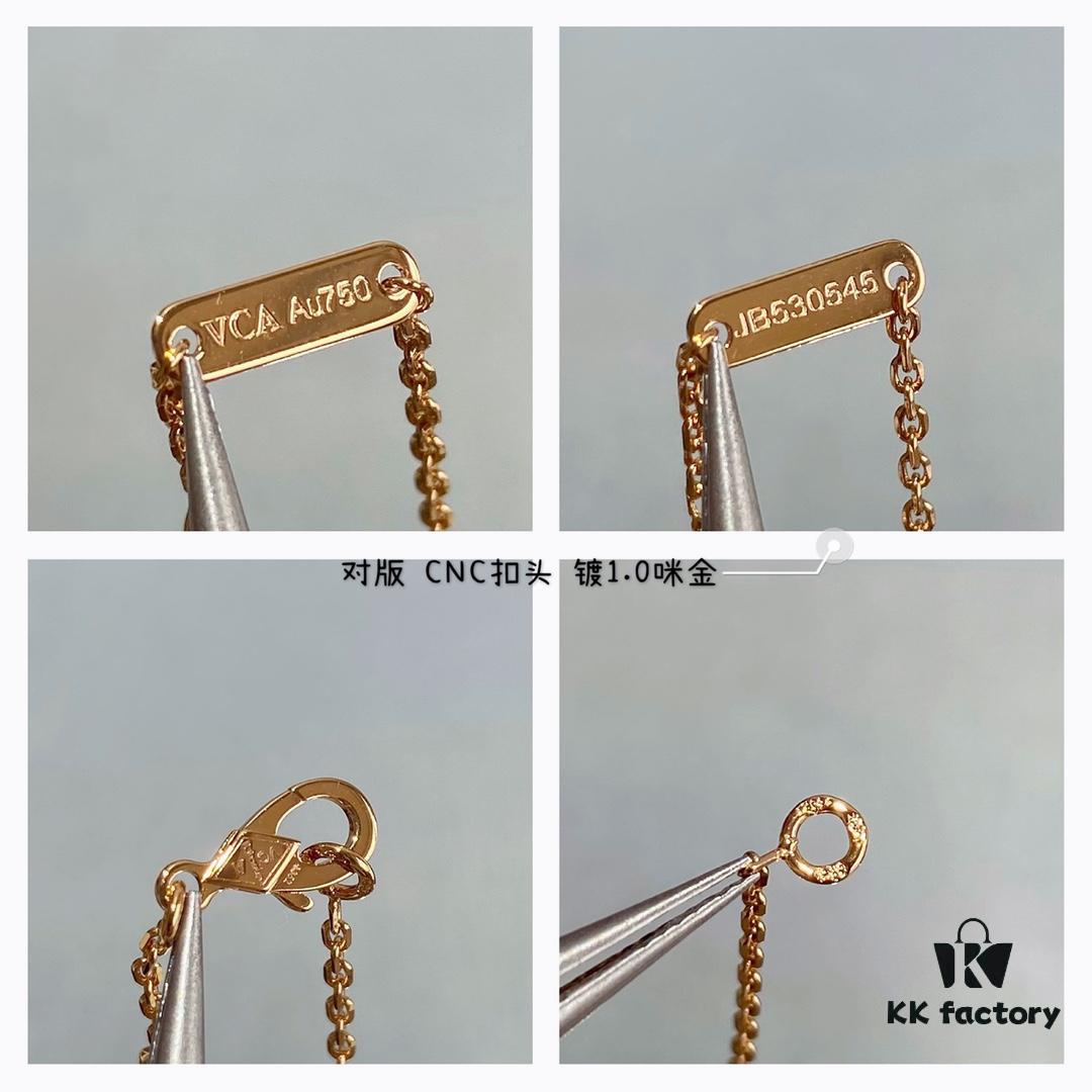 Chunky Chain with CNC Buckle, V Gold Plated Mi Gold, VCA Clover Natural Pink Shell Necklace