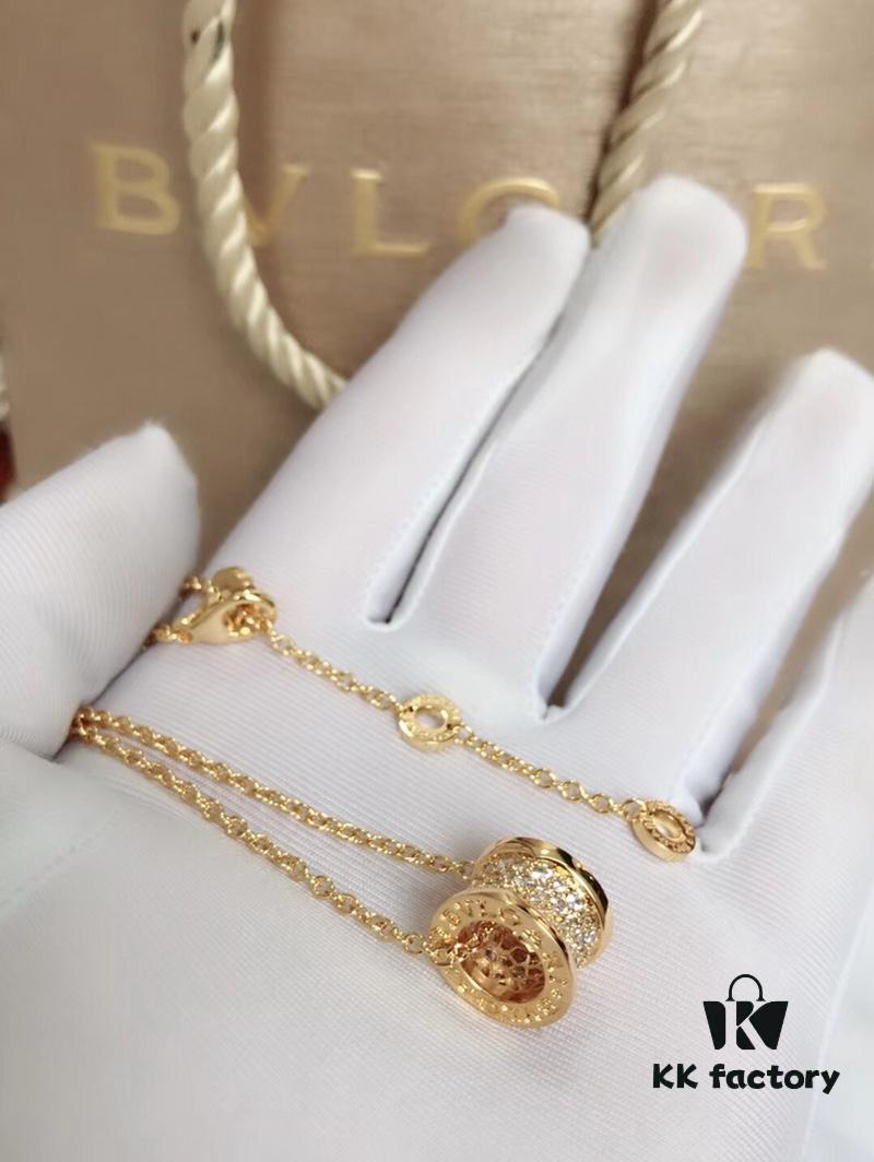 692fc3ef99f2d84055c88734 Bvlgari Serpenti Necklace 🎀 Fully Diamond-Encrusted Design ✨ Triple Row Diamonds ✨ Goddess Edition 💎 Elegant and Stylish 👏🏻 High-Quality Replica, Available in Three Colors