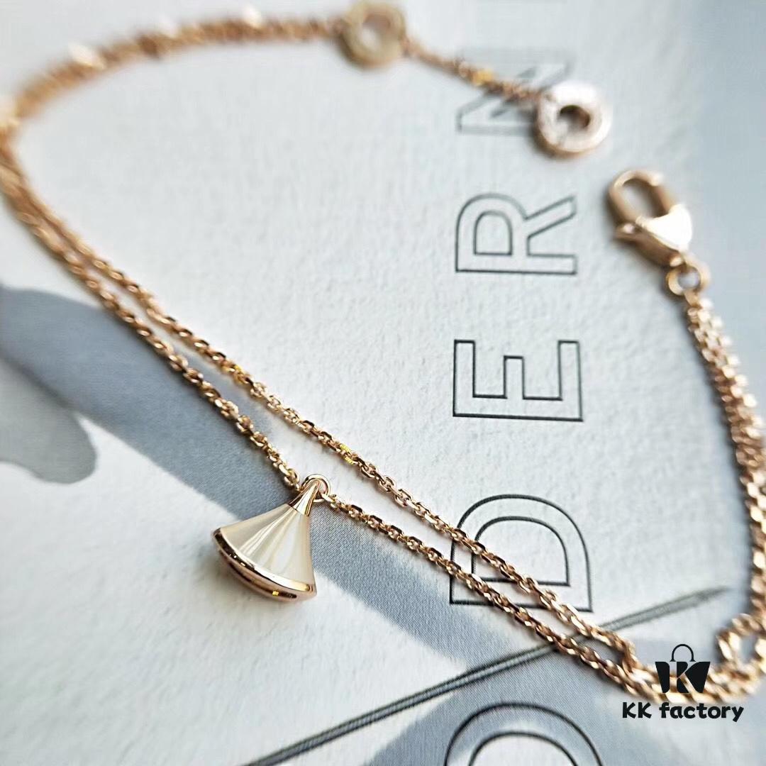 692fc3f299f2d84055c8873c BV DIVA Bracelet, Limited Stock, Original Custom Design, White Pearl Mother of Pearl and Red Carnelian, Absolutely Elegant and High-End! Authentic Original Clasp, You'll Love It as Soon as You Receive It!