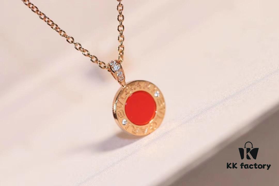 692fc3f599f2d84055c88741 Bvlgari Double-Sided Pendant Necklace with Natural Stone – One Side Red Agate, One Side White Mother-of-Pearl