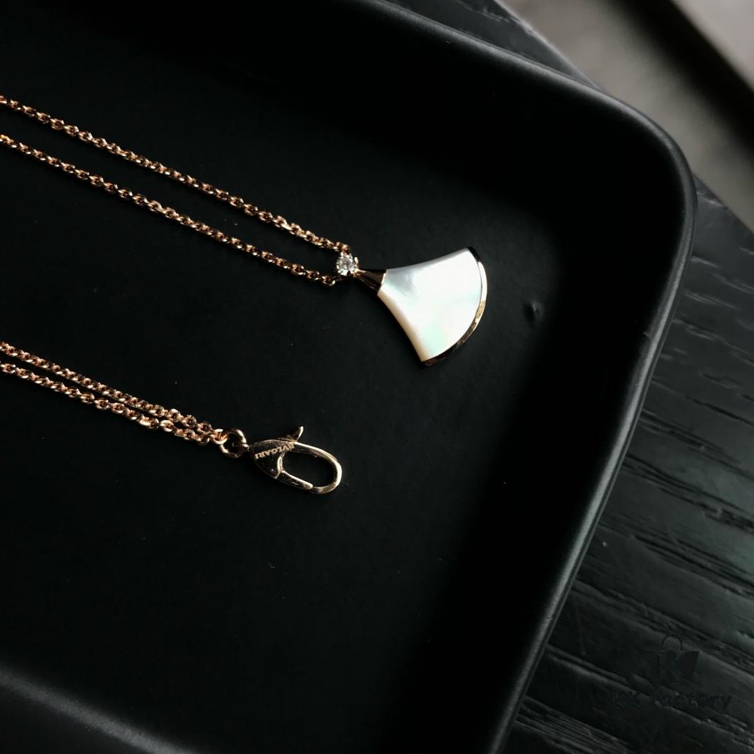 692fc40399f2d84055c88759 Top-Tier Custom Bvlgari Diva Series Fan-Shaped Set - White Mother of Pearl Dress Necklace and Bracelet, 18K Rose/White Gold Plated High-End Design