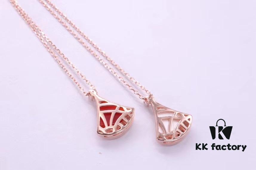 692fc44199f2d84055c887c3 Bvlgari Bulgari Small Skirt Diamond-Set Collarbone Necklace