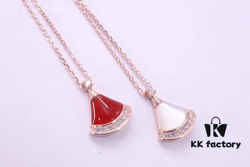 692fc44999f2d84055c887d2 Bvlgari Bulgari Small Skirt Diamond-Set Collarbone Necklace