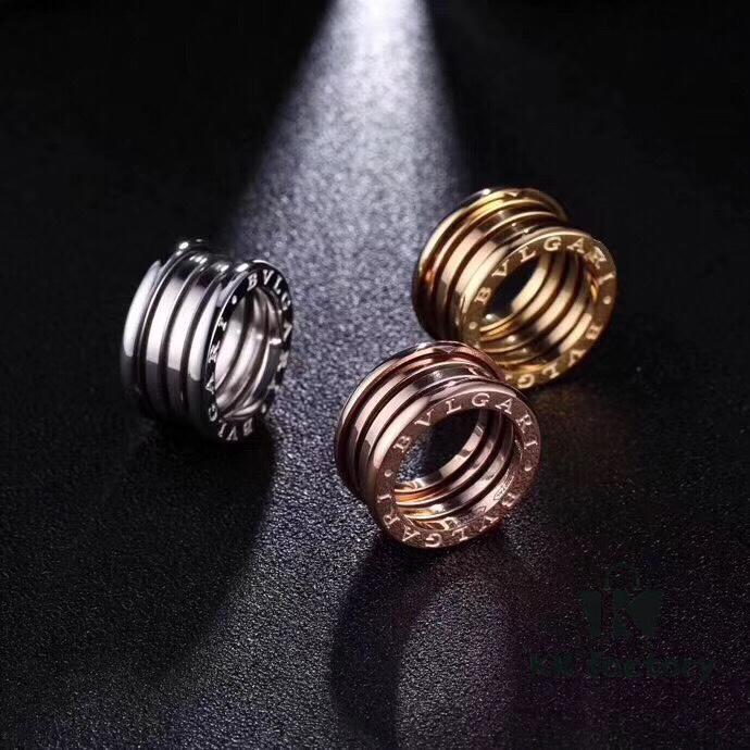692fc46899f2d84055c8880d BV* Bvlgari Spring Ring – A Masterpiece of Design, the Go-To Choice for Celebrities, Influencers, and Trendsetters, Ideal as a Couple's Ring