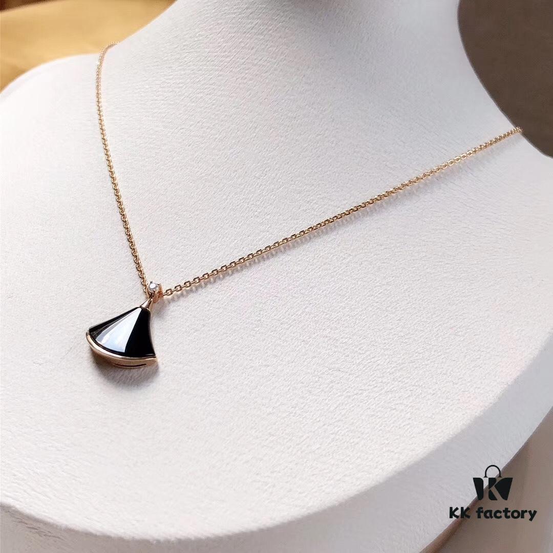 S925 Silver Plated with K-Gold [Bulgari Christmas Bestseller] Bvlgari Divas' Dream Series Mother-of-Pearl Fan Pendant Necklace