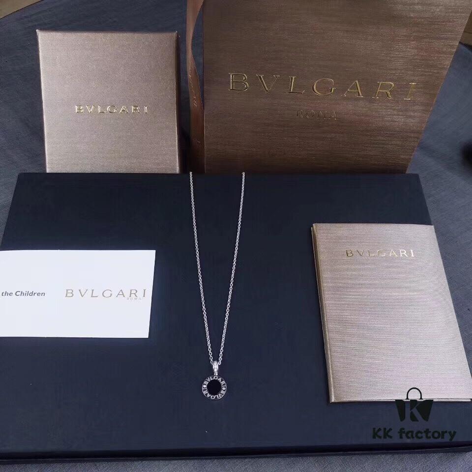 692fc50399f2d84055c88917 BVLGARI Bulgari Classic Reversible Black and White Ceramic Necklace with Mother-of-Pearl and Onyx
