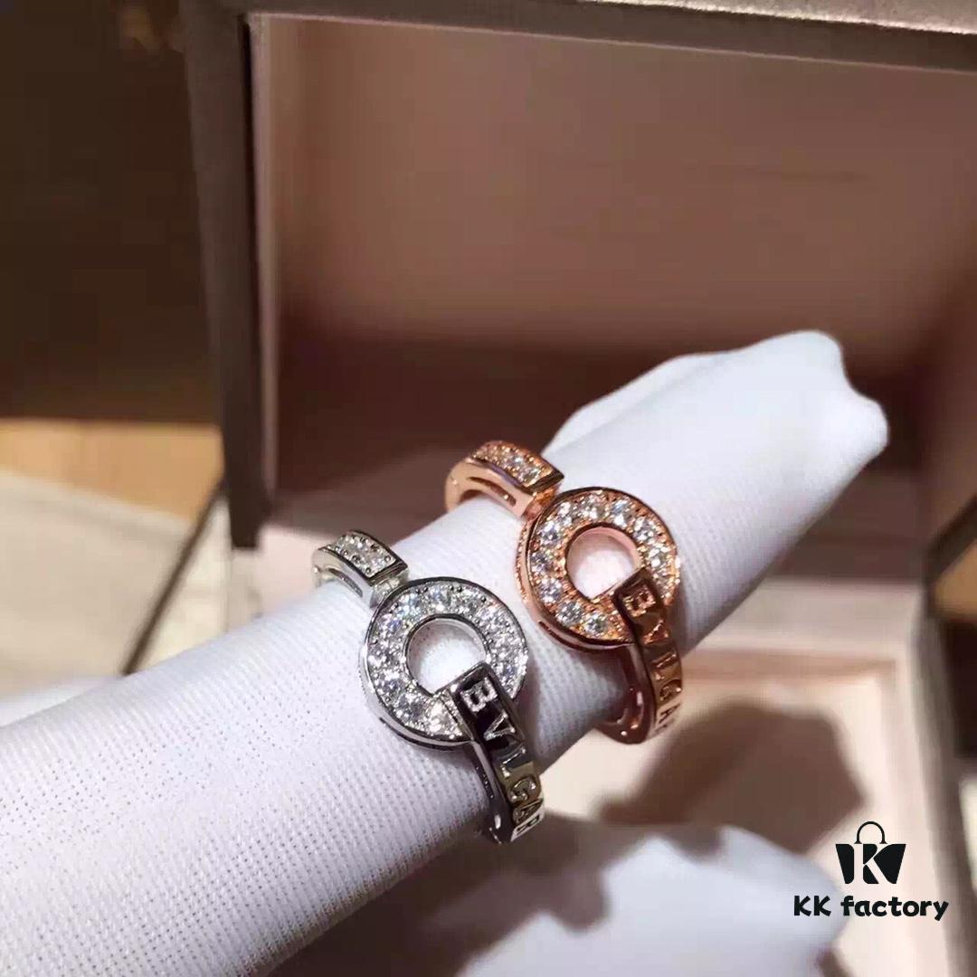 Bvlgari Counter Bestseller Round Plate [Color] 📎 Hollow-Out Ring ✨✨💫 Super Popular 👉👉 Full of Artistic Flair! Simple Design, Bold Visual Impact! If Even a Paperclip Can Be This Majestically Beautiful, What Else Is Needed? 💃 Charm 925 Sterling Silver with Rose Gold Plating, Platinum Plating, Counter-Quality Logo, Non-Fading, Hypoallergenic, Complete Sizes Available ⭕️ Platinum & Rose Gold