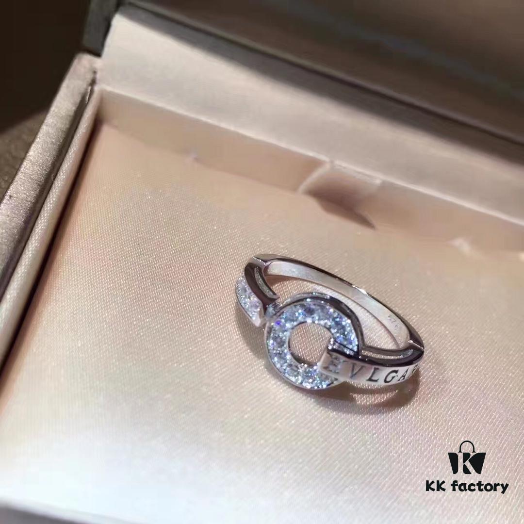 Bvlgari Counter Bestseller Round Plate [Color] 📎 Hollow-Out Ring ✨✨💫 Super Popular 👉👉 Full of Artistic Flair! Simple Design, Bold Visual Impact! If Even a Paperclip Can Be This Majestically Beautiful, What Else Is Needed? 💃 Charm 925 Sterling Silver with Rose Gold Plating, Platinum Plating, Counter-Quality Logo, Non-Fading, Hypoallergenic, Complete Sizes Available ⭕️ Platinum & Rose Gold