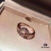 Bvlgari Counter Bestseller Round Plate [Color] 📎 Hollow-Out Ring ✨✨💫 Super Popular 👉👉 Full of Artistic Flair! Simple Design, Bold Visual Impact! If Even a Paperclip Can Be This Majestically Beautiful, What Else Is Needed? 💃 Charm 925 Sterling Silver with Rose Gold Plating, Platinum Plating, Counter-Quality Logo, Non-Fading, Hypoallergenic, Complete Sizes Available ⭕️ Platinum & Rose Gold