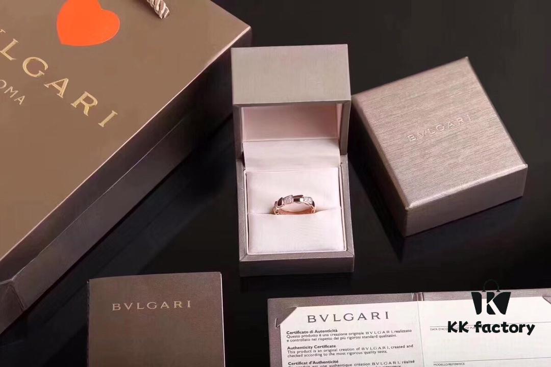 692fc54099f2d84055c8897e Bvlgari Latest Serpenti Viper Ring, Half Diamond Version, Triangle-Like Design Inspired by Snake's Head Resembling Sharp Little Fangs, Seamless Links Conforming to Knuckle Contours, Delicately Set with Diamonds, Alternating Light and Shadow Enhancing Brilliant Luster, Perfectly Expressing the Wearer's Purity and Uniqueness