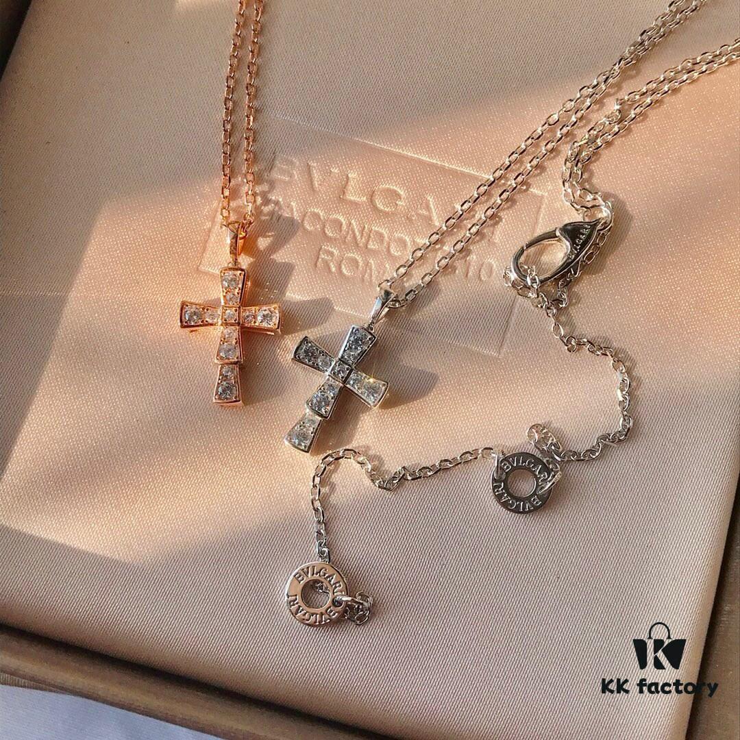 BVLGARI-inspired Cross Necklace with Serpenti Pattern, 925 Silver Gold-Plated Pendant with Heart-Cut High-Carbon Diamonds