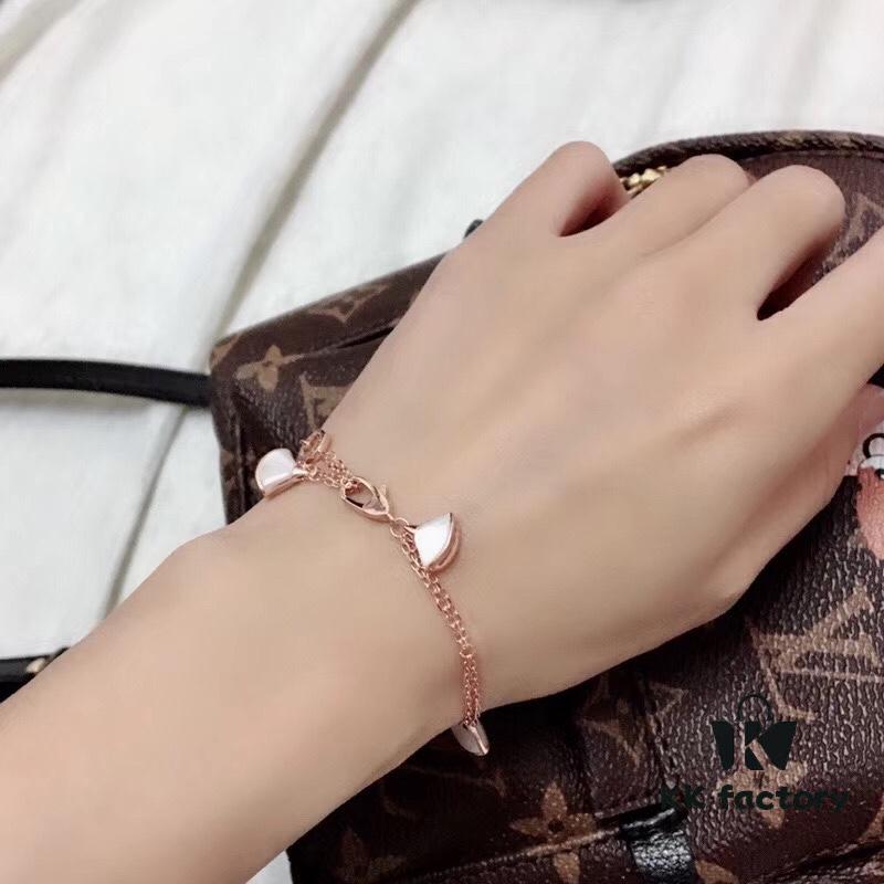 Bulgari Diva Series Dual-Sided Shell and Agate Four-Flower Bracelet, High-End Custom 925 Sterling Silver Plated 18K Rose Gold, Elegant and Versatile