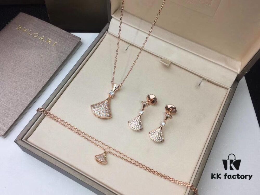 692fc5b999f2d84055c88a50 Top-Tier Replica BVLGARI Diva Series Fan-Shape Full Diamond Set: Dress Necklace, Bracelet, and Earrings - Luxury Custom Design in 18K Rose Gold/White Gold Plated Pure Silver with 925 Sterling Silver Anti-Allergy Ear Posts