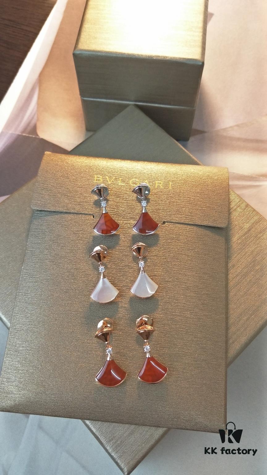 692fc63999f2d84055c88b20 BVLGARI DIVA White Mother-of-Pearl and Red Carnelian Earrings (Diamond-Free Version)