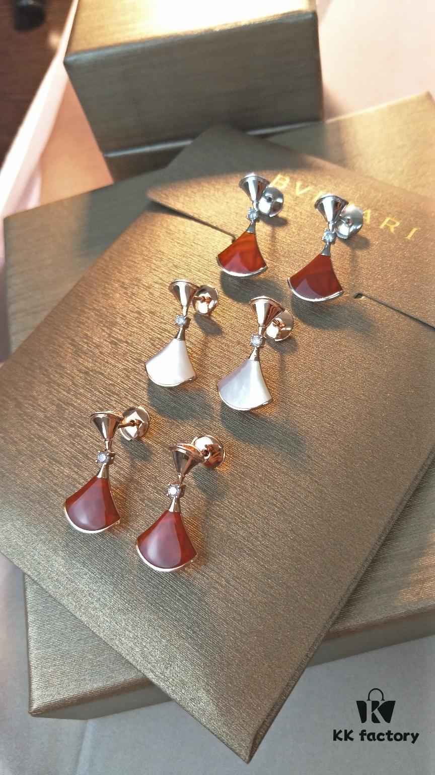 692fc63b99f2d84055c88b23 BVLGARI DIVA White Mother-of-Pearl and Red Carnelian Earrings (Diamond-Free Version)