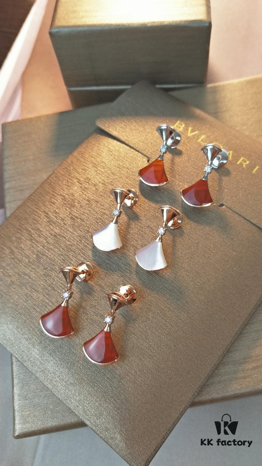 692fc63b99f2d84055c88b24 BVLGARI DIVA White Mother-of-Pearl and Red Carnelian Earrings (Diamond-Free Version)