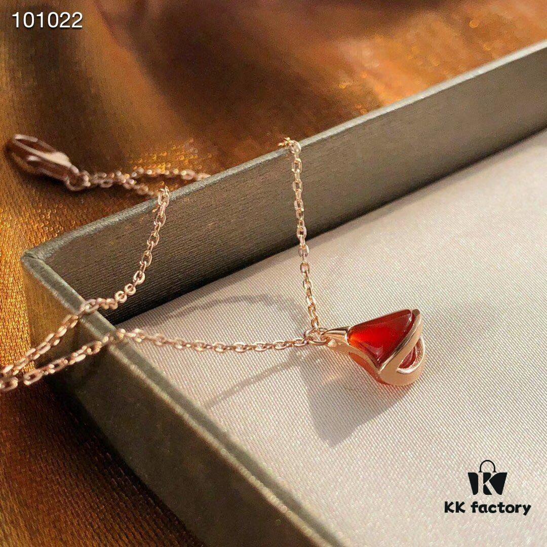692fc64d99f2d84055c88b4c Bvlgari - Little Dress Bracelet, Exquisite 925 Sterling Silver with 18K Rose Gold Plating, Inlaid with Natural Mother of Pearl and Red Carnelian