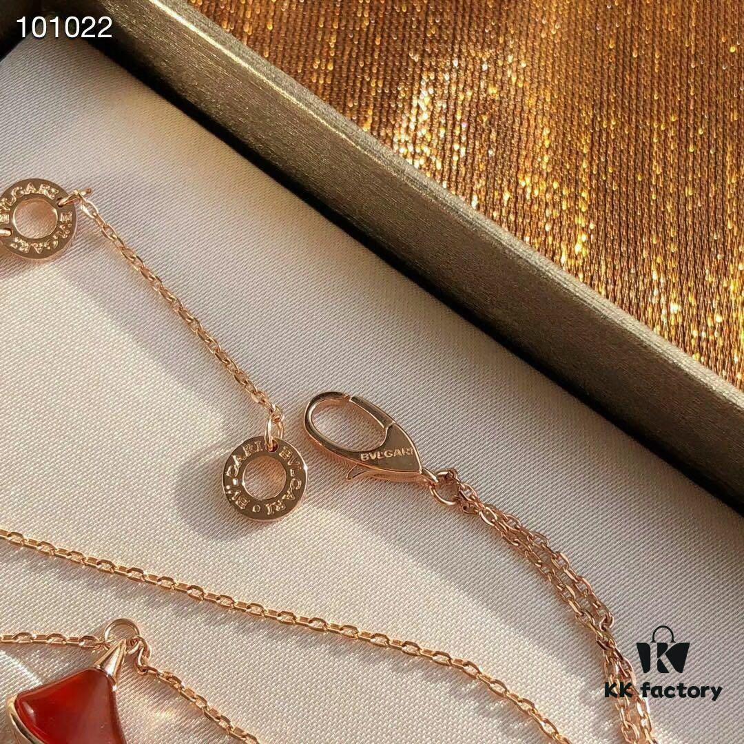 692fc64e99f2d84055c88b4d Bvlgari - Little Dress Bracelet, Exquisite 925 Sterling Silver with 18K Rose Gold Plating, Inlaid with Natural Mother of Pearl and Red Carnelian