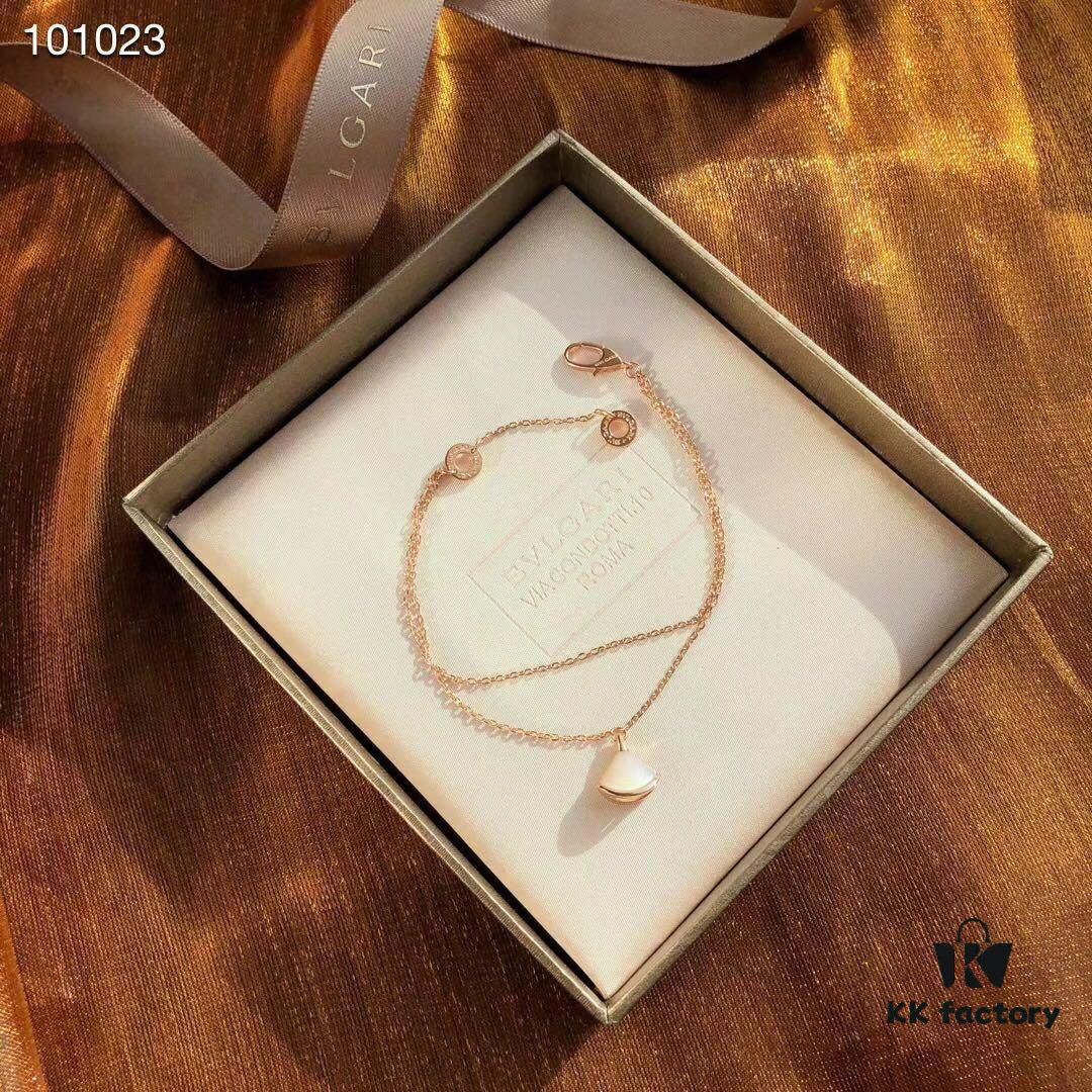 692fc64f99f2d84055c88b4f Bvlgari - Little Dress Bracelet, Exquisite 925 Sterling Silver with 18K Rose Gold Plating, Inlaid with Natural Mother of Pearl and Carnelian, Two Colors Available