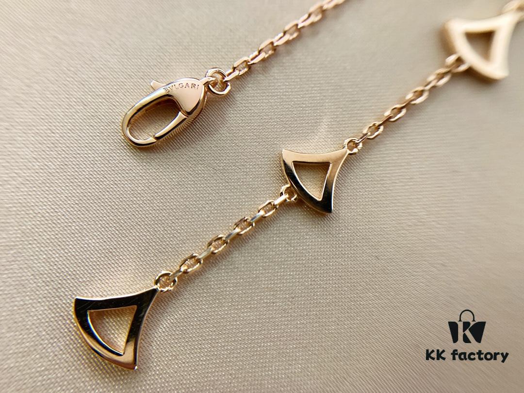 692fc65b99f2d84055c88b66 🎄 Christmas Gift 🎁 BVLGARI Bulgari New Full Diamond Fan Necklace, Electroplated V Gold Material
