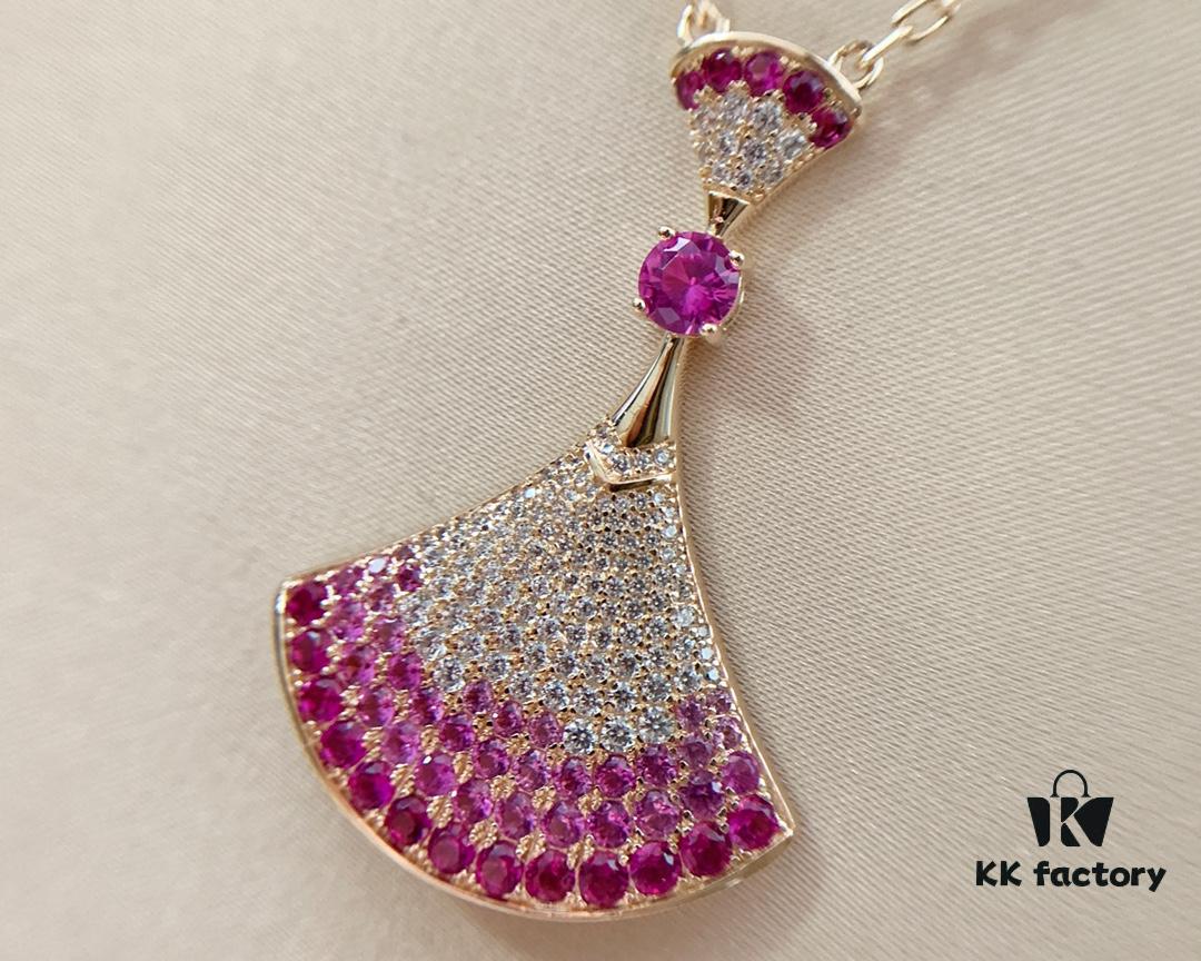 692fc66099f2d84055c88b6d 🎄 Christmas Gift 🎁 BVLGARI Bulgari New Full Diamond Fan Necklace, Electroplated V Gold Material