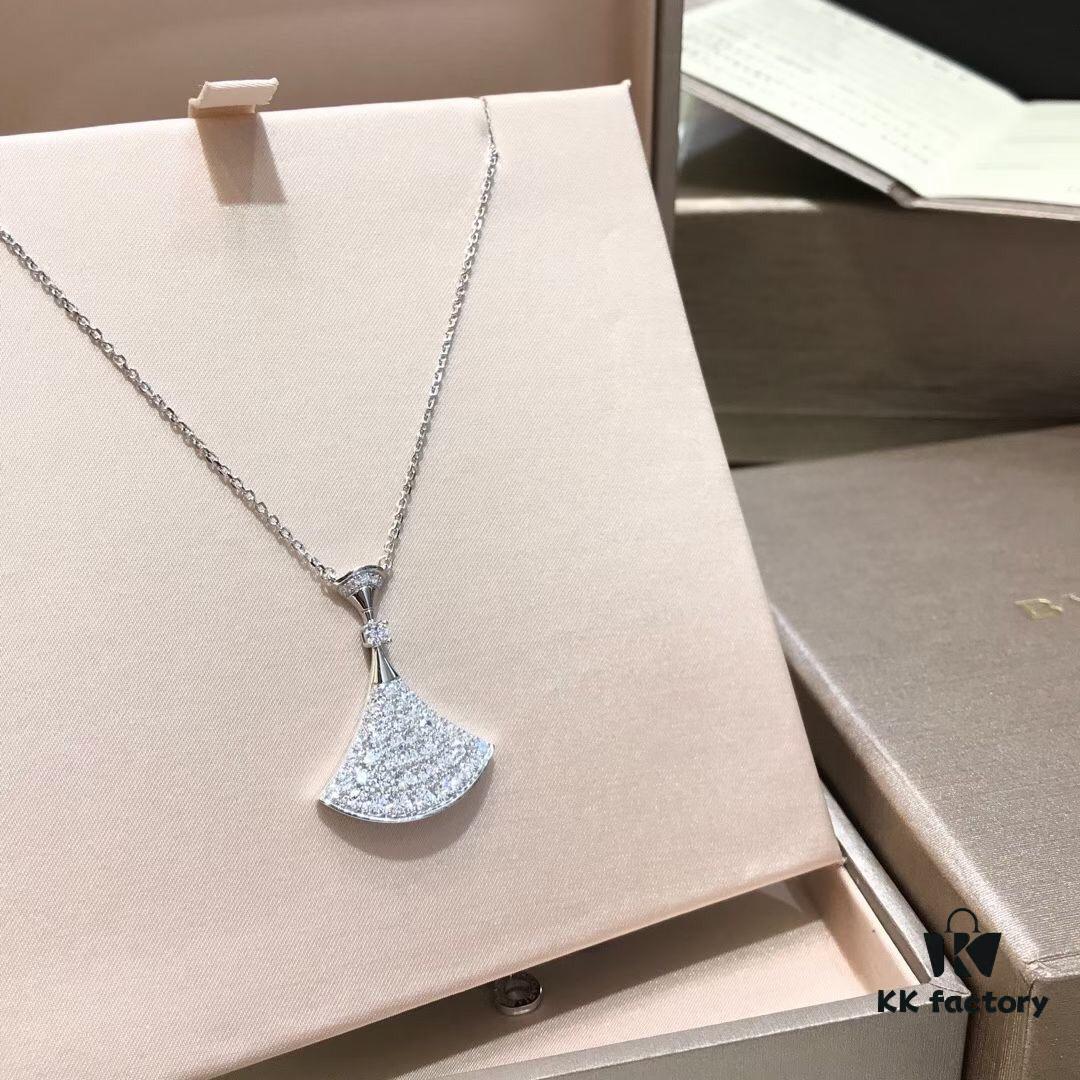 692fc69b99f2d84055c88bd9 BVLGARI Bulgari Divas' Dream Embrace Your True Self Full Diamond Fan Necklace with 18K Gold Plating