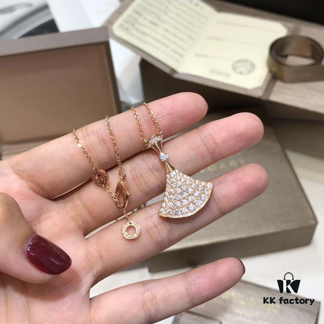 692fc69b99f2d84055c88bdb BVLGARI Bulgari Divas' Dream Embrace Your True Self Fan Full Diamond Necklace, 18K Gold Plated with Fully Set Diamond Craftsmanship